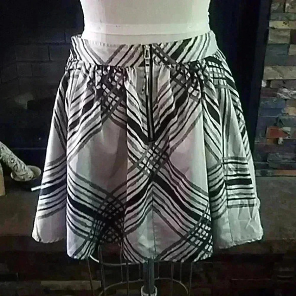 White plaid skirt. - Picture 3 of 3